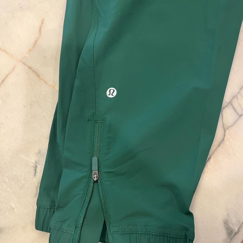 Lululemon Jogger green size 10
